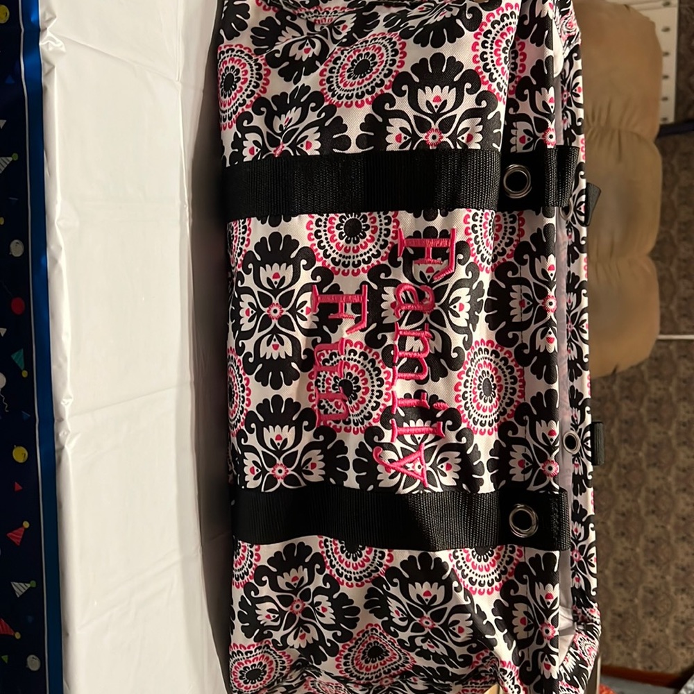 Large thirty-one tote. Embroidered in pink Family Time.